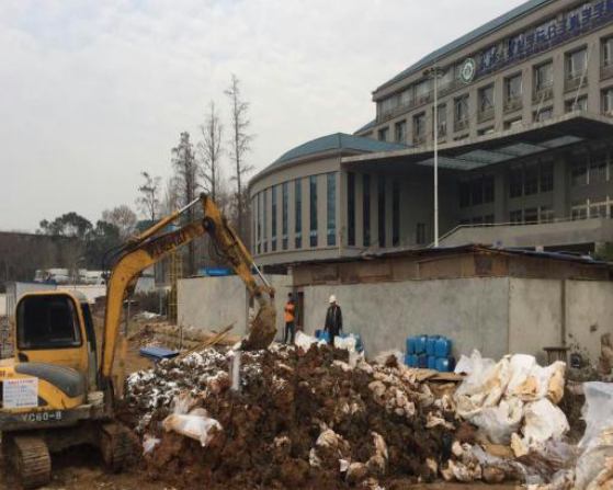 武漢軍運會某場館污染土壤應急修復